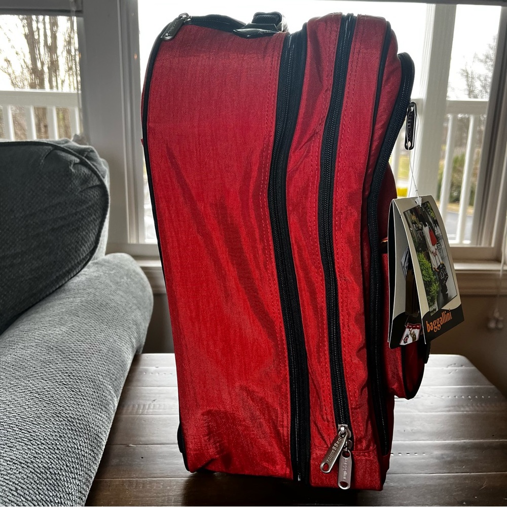 Baggallini NWT Daytripper Rolling Tote Carry-On Red Lightweight Nylon Suitcase - Picture 12 of 16